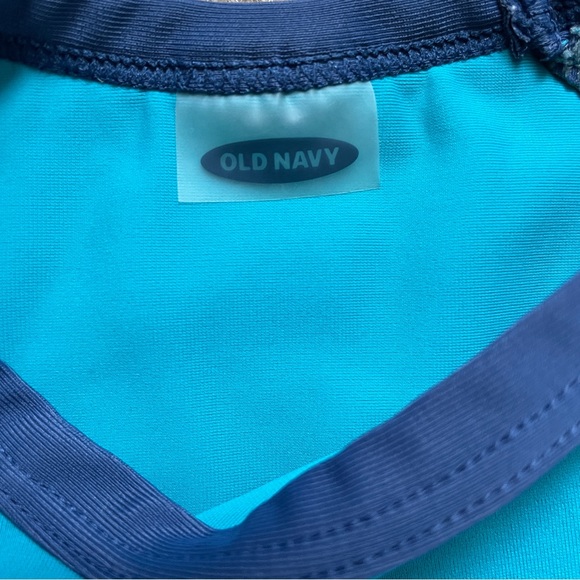 Old Navy Short Sleeve Rashguard 2T - Picture 2 of 5